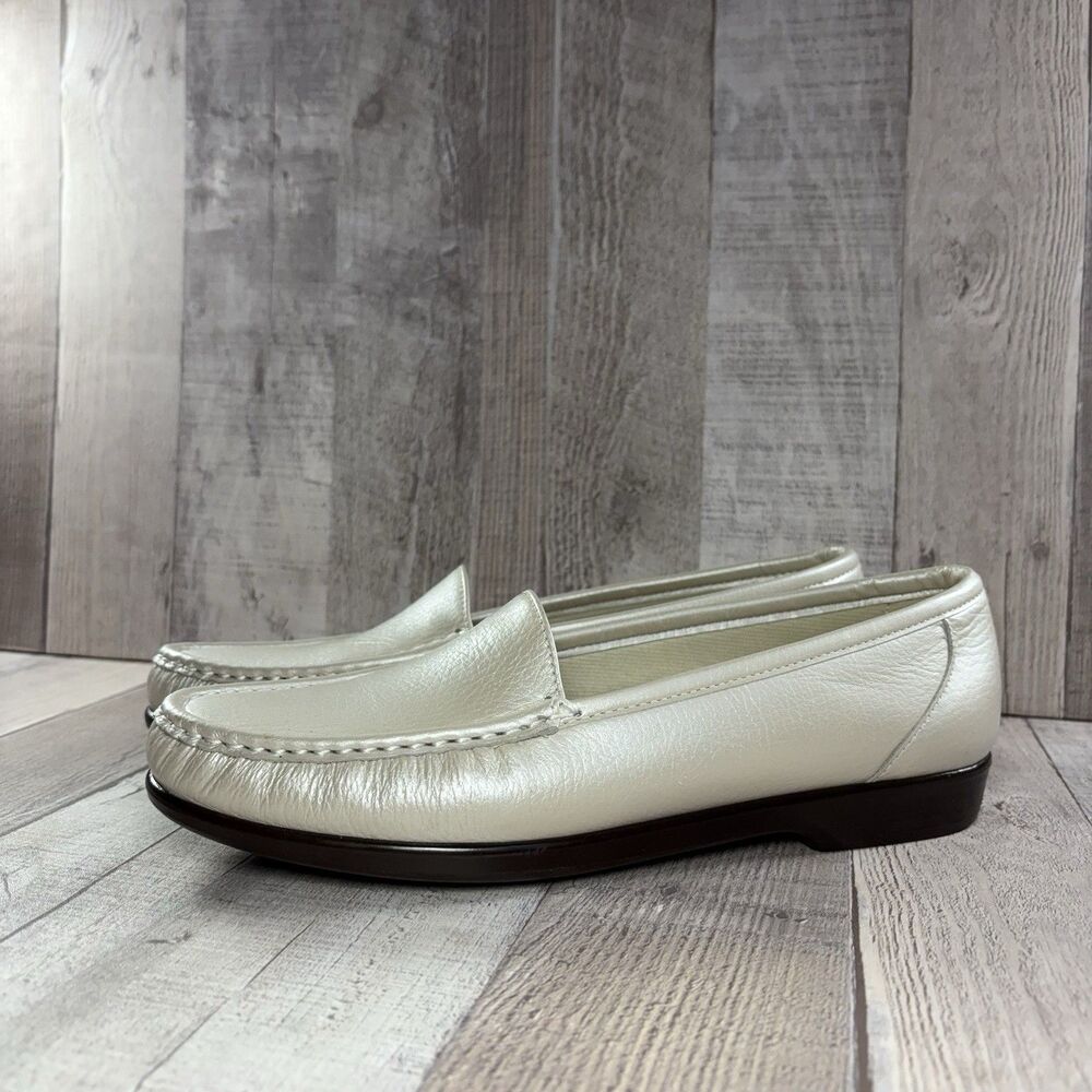SAS Simplify Loafers Women's Size 10 Narrow Slip On Comfort Shoes Metallic Pearl